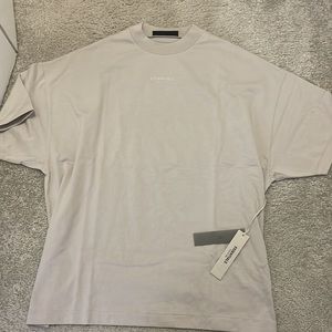 Essential Tee - Silver Cloud - S